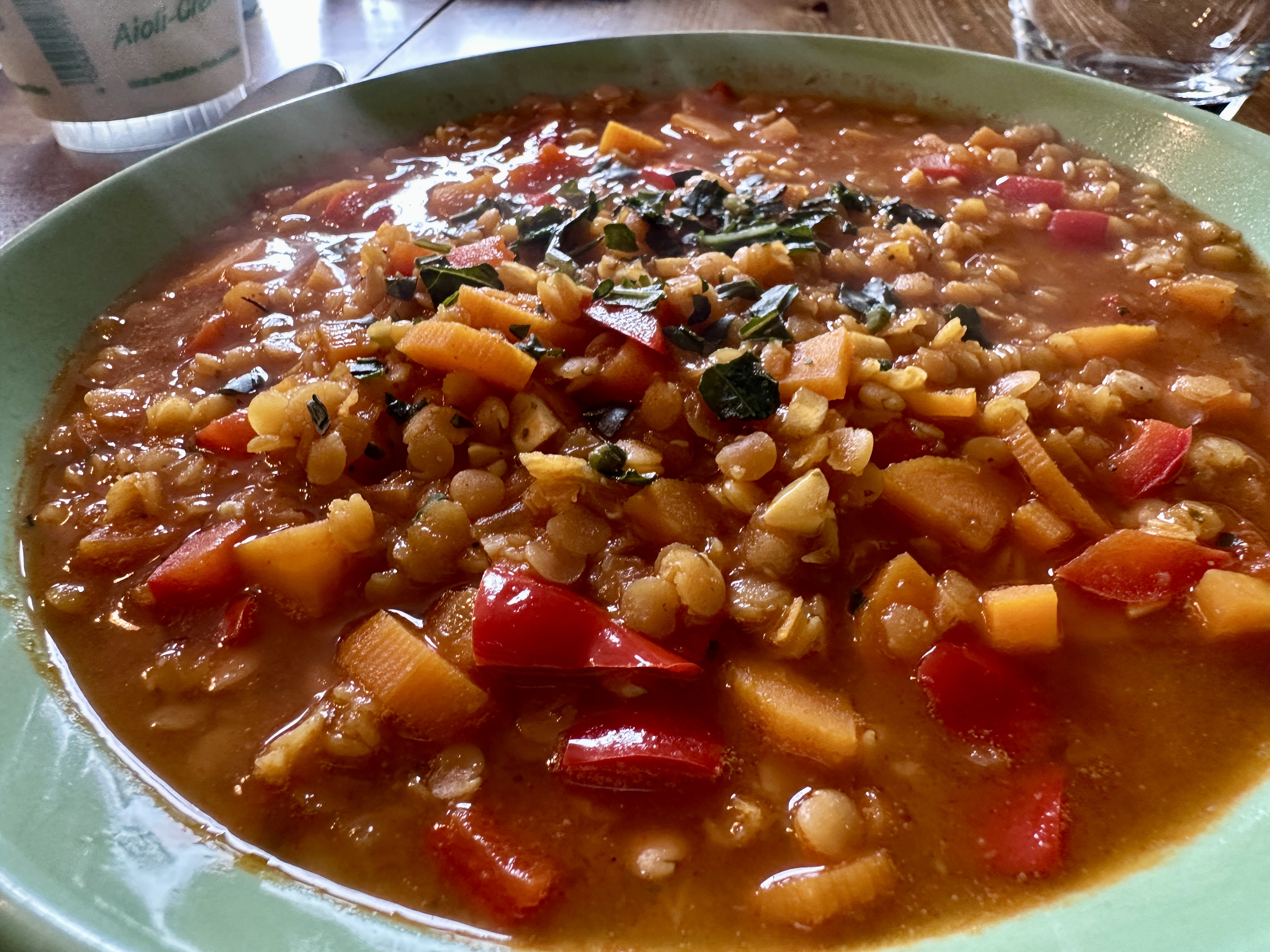 <i>Rote Linsen-</i><i>Tomaten-Suppe</i>